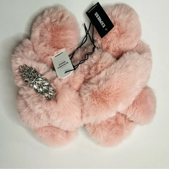 Express Blush Pink Faux Fur Slippers SZ MED with Detachable Brooch - Picture 2 of 5